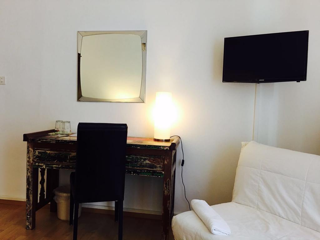 Bottega Del Vino Guesthouse Locarno Luaran gambar